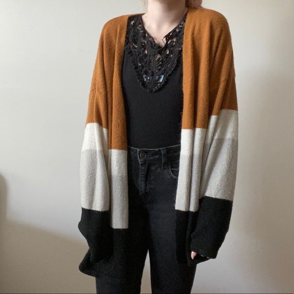 Colorblock neutral and slouchy cardigan - Picture 2 of 7